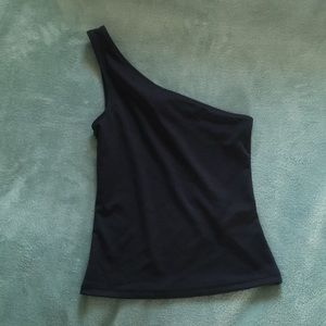 One should black top xs